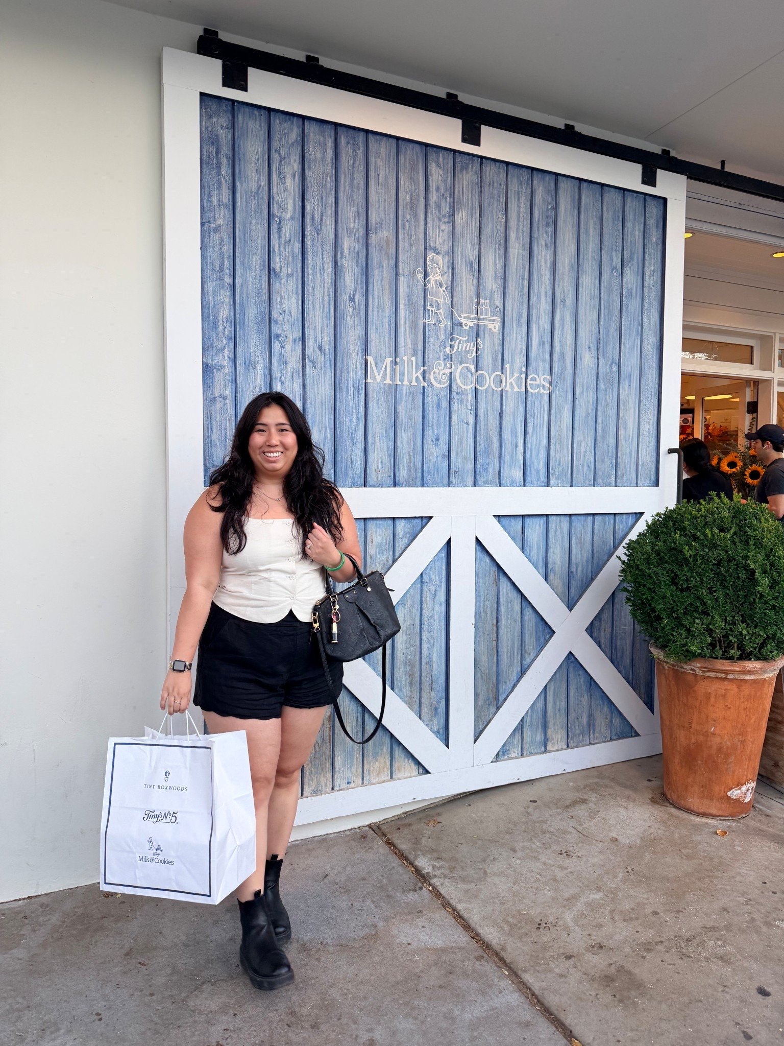 Texas is back to being a little warm so running around town in a summer/fall mix! 🤣❤️ 

#LTKMidsize #LTKdayinmylife #LTKStyleTip