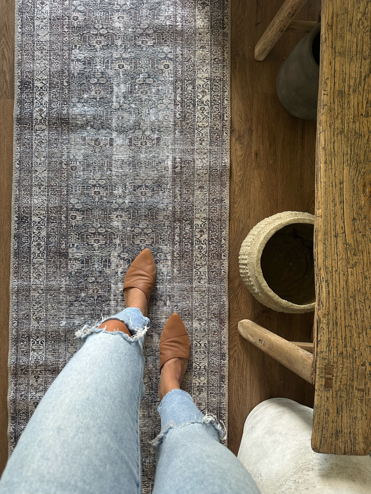 Loloi Moss/Bark 😍
#bench #entryway #loloirug #fallfashion 

#LTKhome