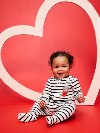 Old Navy x Disney Sleep & Play 2-Way-Zip Footed One-Piece for Baby | Old Navy (US)