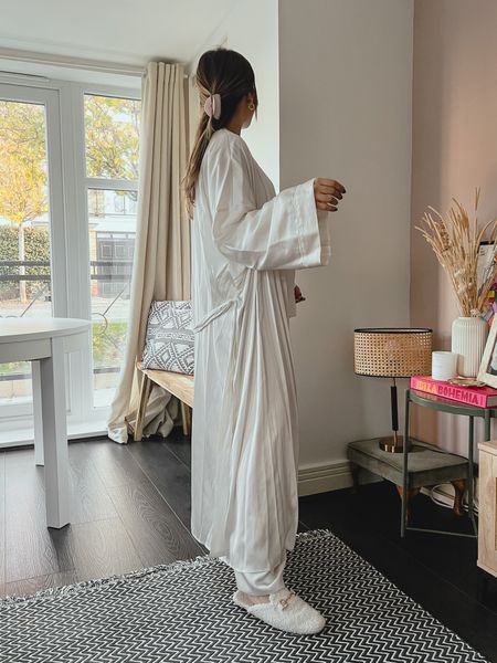 Elegant satin robe ✨✨✨

#LTKHoliday #LTKeurope #LTKSeasonal