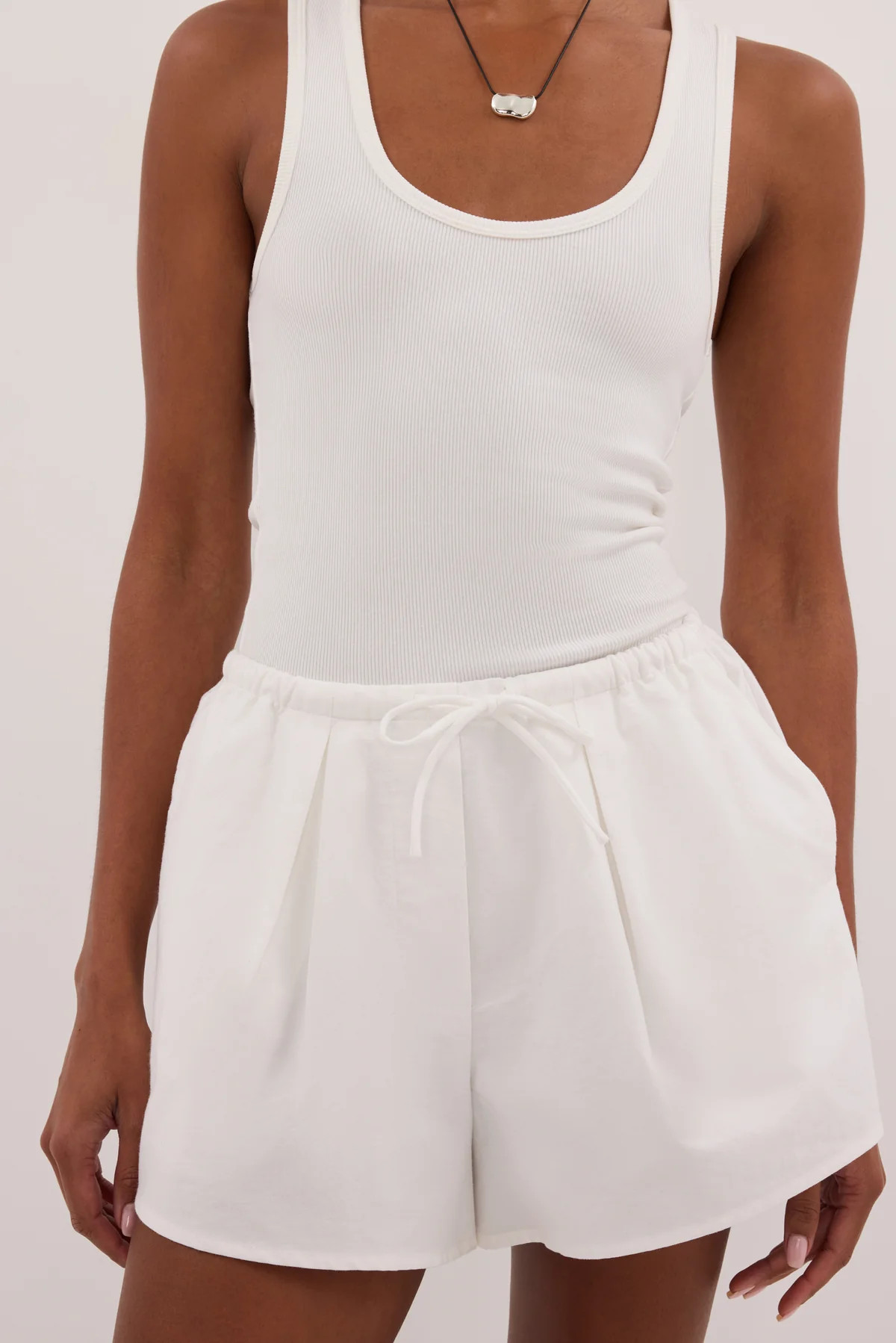 RHEA WHITE COTTON DRAWSTRING SHORT | DISSH