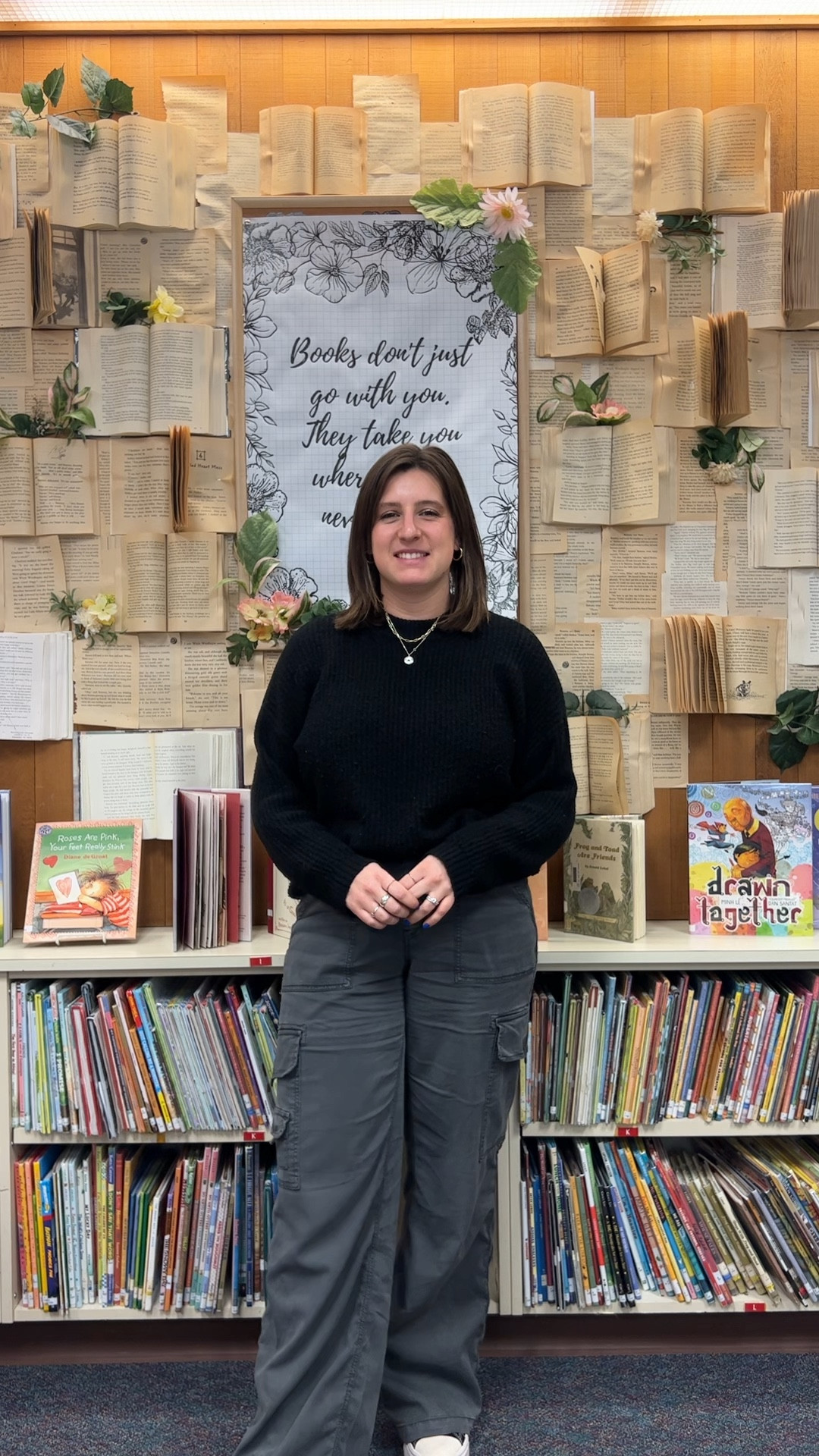 Teacher outfit of the day 

Cargo pants 
Wide leg pants 
American Eagle 


#LTKmidsize #LTKSpringSale #LTKfindsunder50