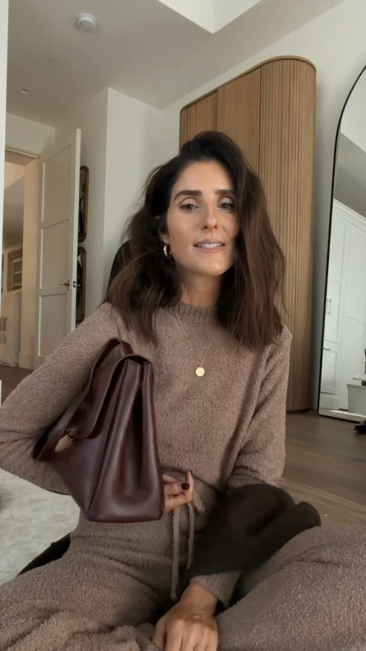 This bag is so slouchy and beautiful! Makes a statement and looks designer without the price tag. I’m just shy of 5-7” wearing the size small set #stylinbyaylin #aylin #bag #amazon #giftidea 

#LTKBeauty #LTKHoliday #LTKGiftGuide