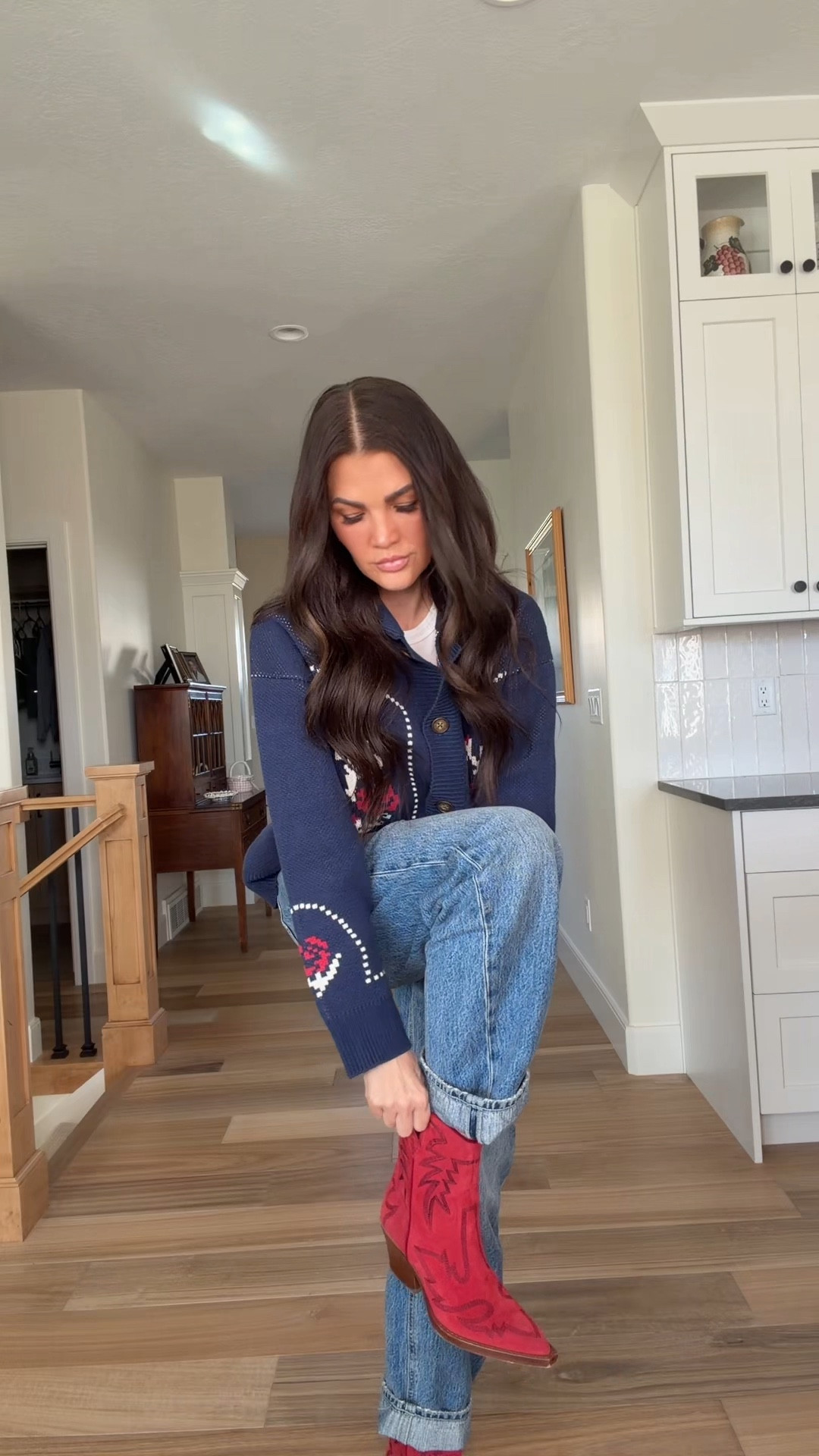 Styling a white tank + Jeans 
-
DaydreamerLA Cardigan - on sale! 
Pistola Denim - Code: WildOne 
(boots are old Dolce Vita) 



#LTKootd