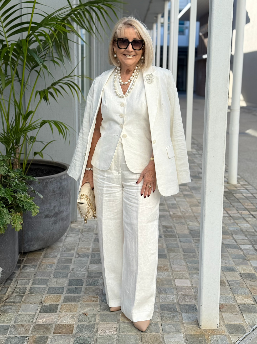 1 PANT,  2 DIFFERENT LOOKS!  💕

How versatile are these CREAM LINEN PANTS.

PANTS with VEST/ BLAZER or ELEGANT TOP……which is your FAVOURITE?

🔗 SHOP: LINKS in my LTK in BIO and STORIES or Message SHOP! 🛍

#ThisWithThis #StyleOver50 #MelbourneFashion #AgelessElegance #BrisbaneStyle #LTK #LTK.Australia #StyleInspiration 

 #LTKaustralia #LTKover50style #LTKstyletip