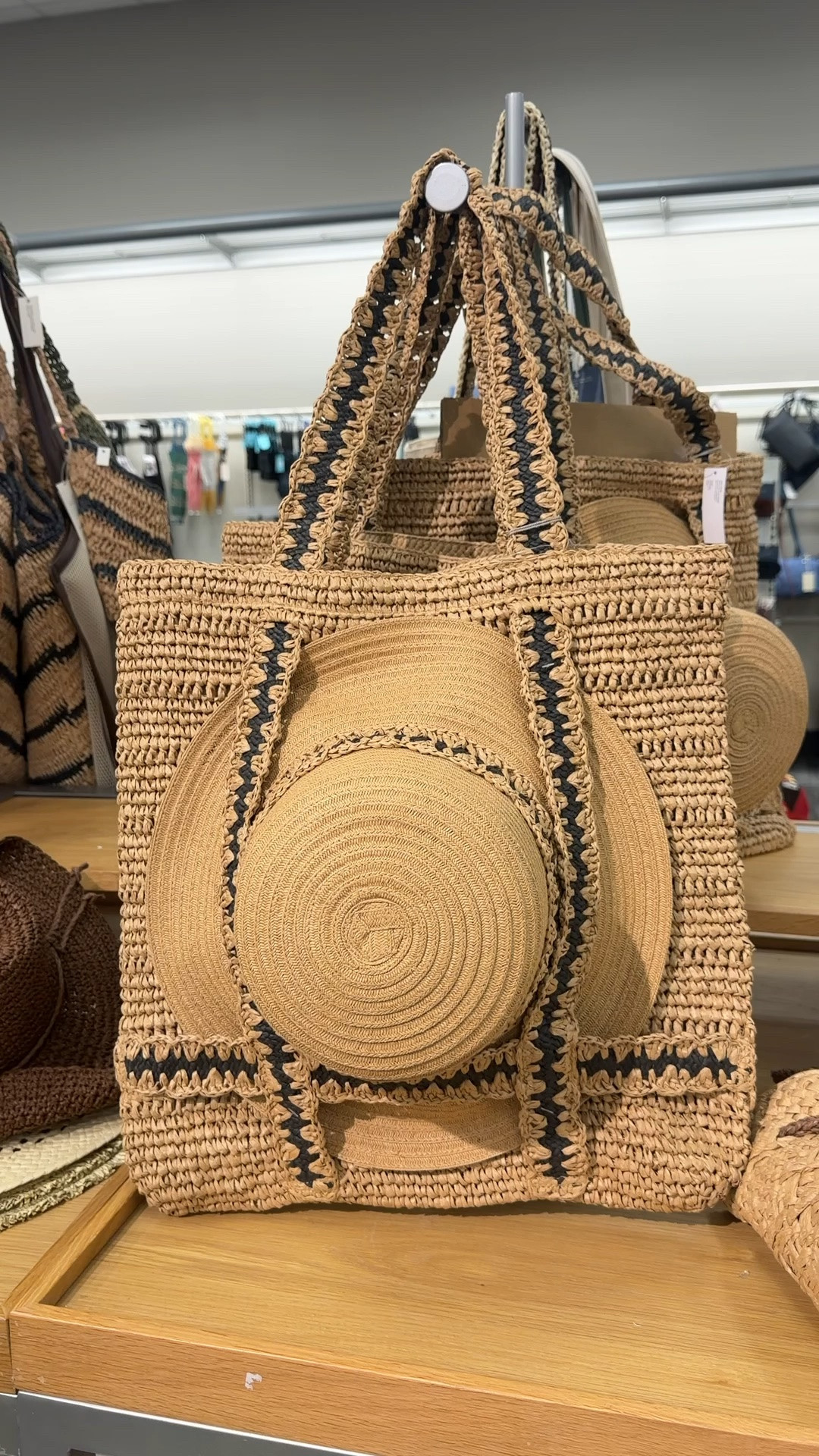 How cute is this!! Perfect for beach days and vaca

#LTKSwim #LTKTravel