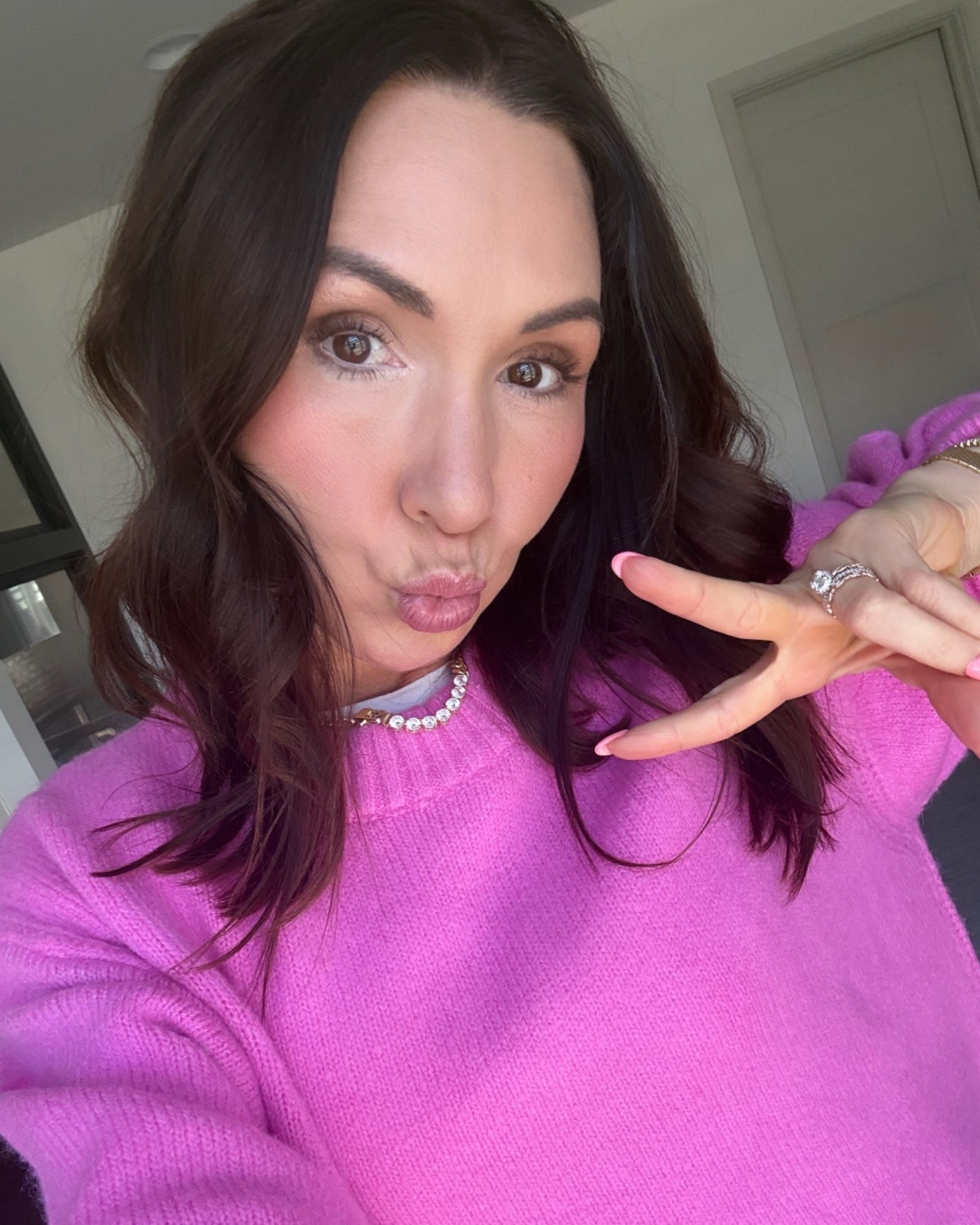 A pink sweater & diamonds. What more does a girl need?!? 


#LTKSaleAlert #LTKootd #LTKmomlife