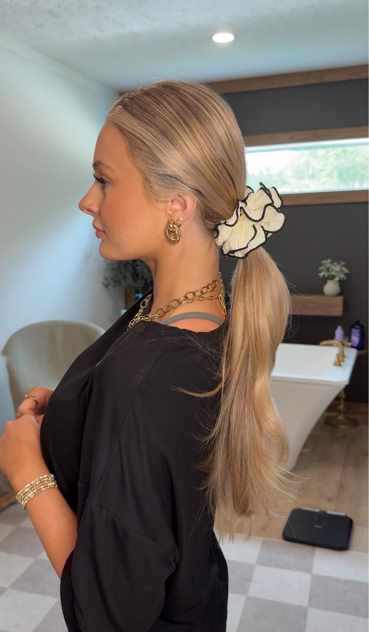 Obsessed with these oversized scrunchies I got! Comes in a 4 pack!

#LTKootd #LTKgrwm
