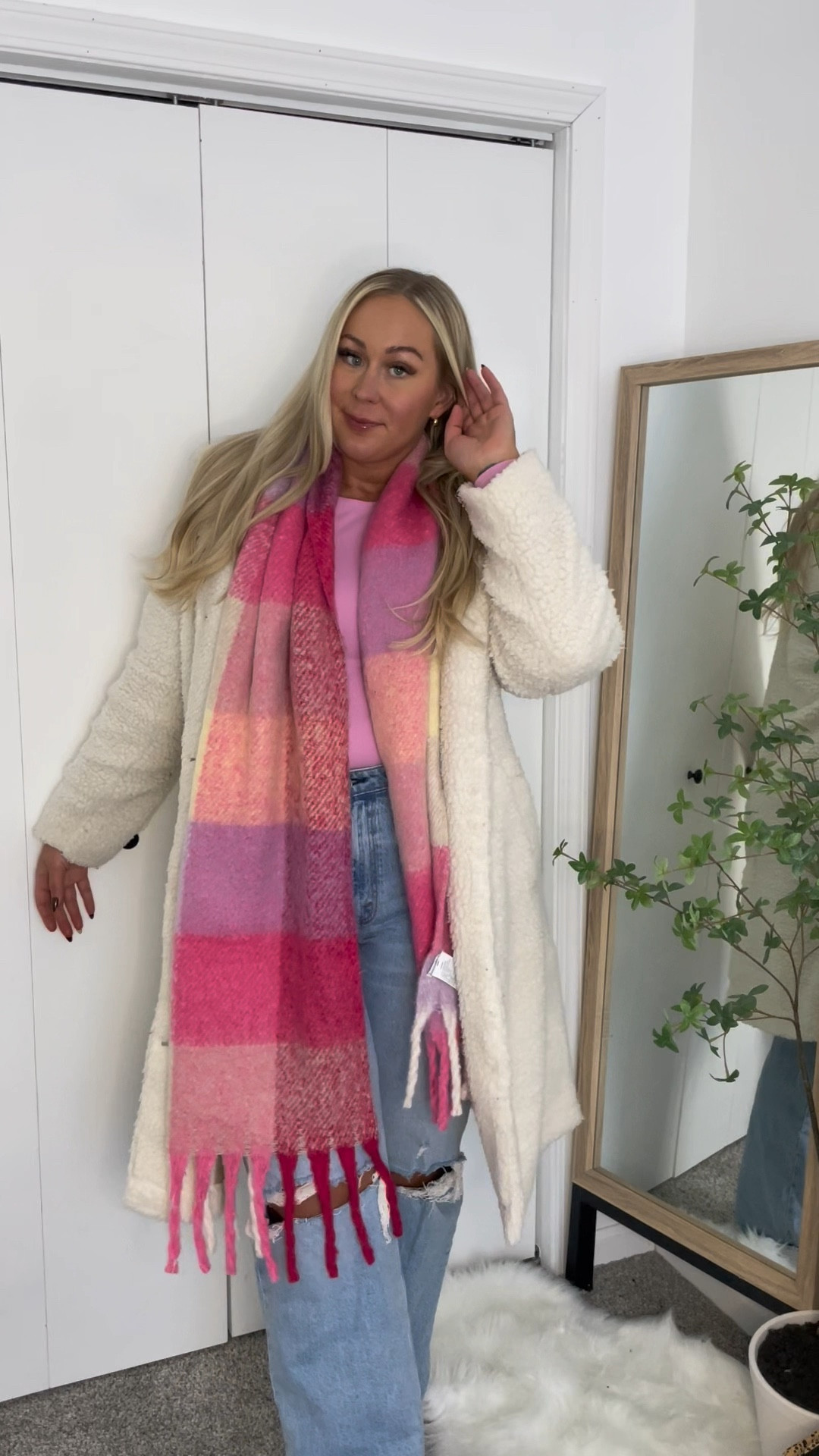 Casual Valentines Day outfit inspo 💕

#LTKstyletip #LTKSeasonal #LTKunder100