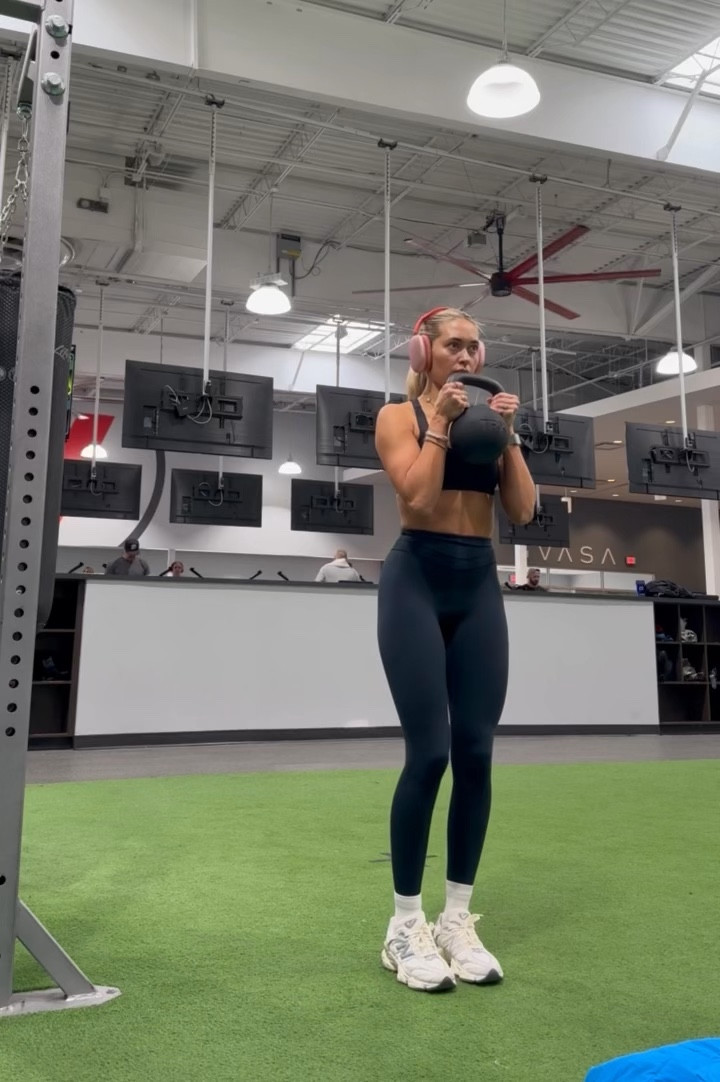 A killer core workout in one of my favorite sets! 

#LTKVideo #LTKMostLoved #LTKfitness