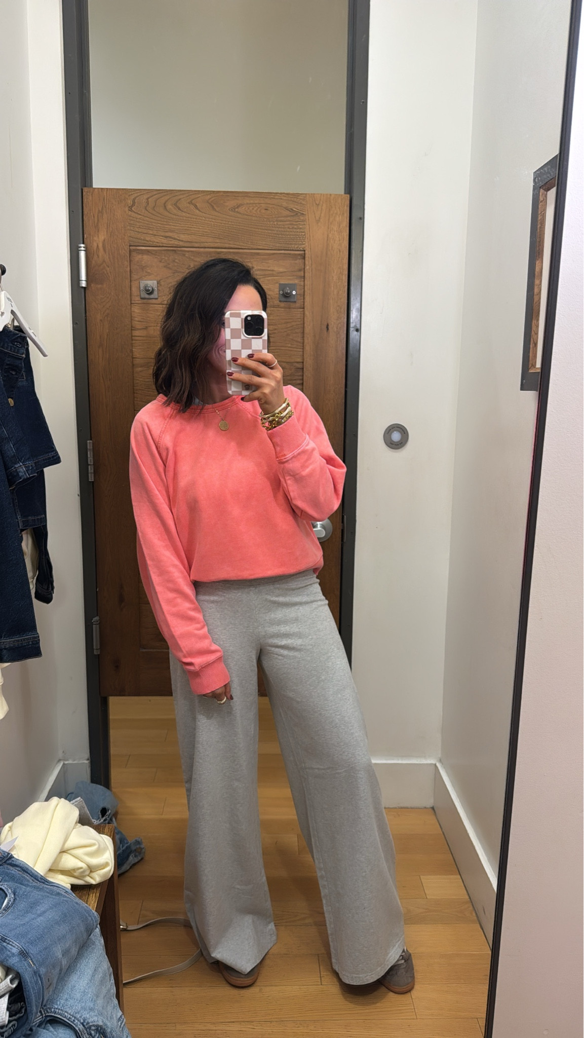 This set is the perfect loungewear for a cozy movie night in!
Sweatpants, crewneck sweatshirt, wide leg sweatpants, sneakers, casual outfit, winter matching set, VintagePickin, aprilwilks

#LTKootd #LTKmomlife #LTKFindsUnder50