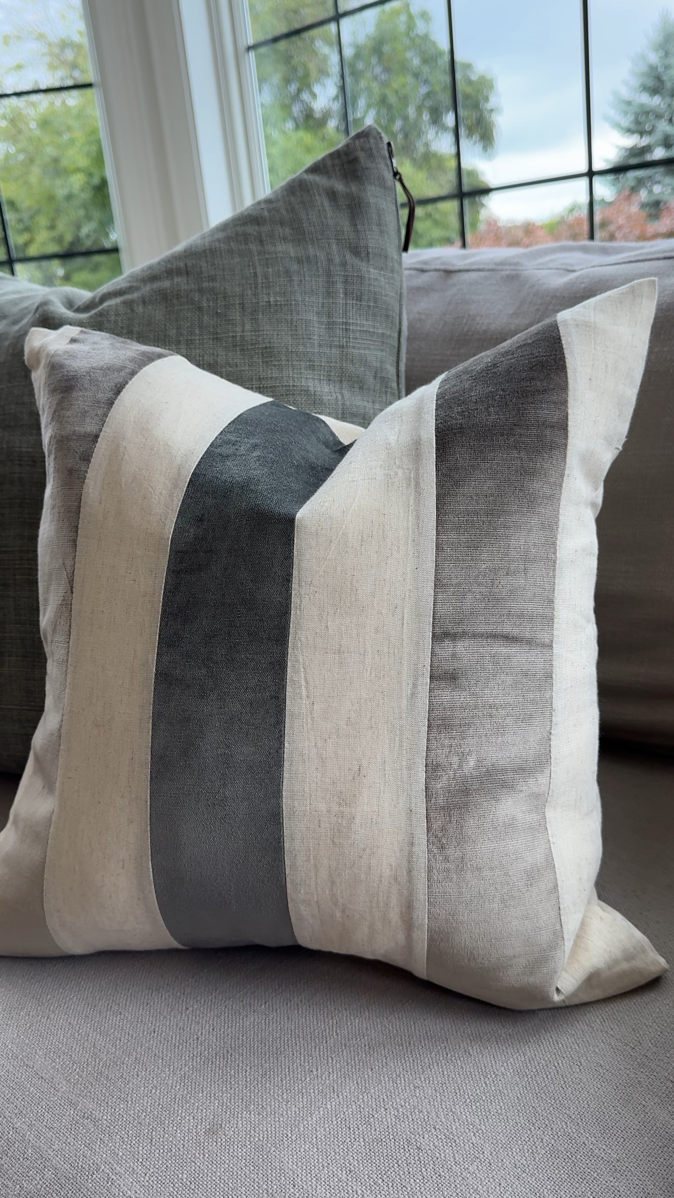 Amazon velvet pillow


Throw pillow  pillow decor  decor finds  home decor  home finds  home inspo  throw pillow cover  decor pillow  archedmanor

#LTKHome #LTKFindsUnder100