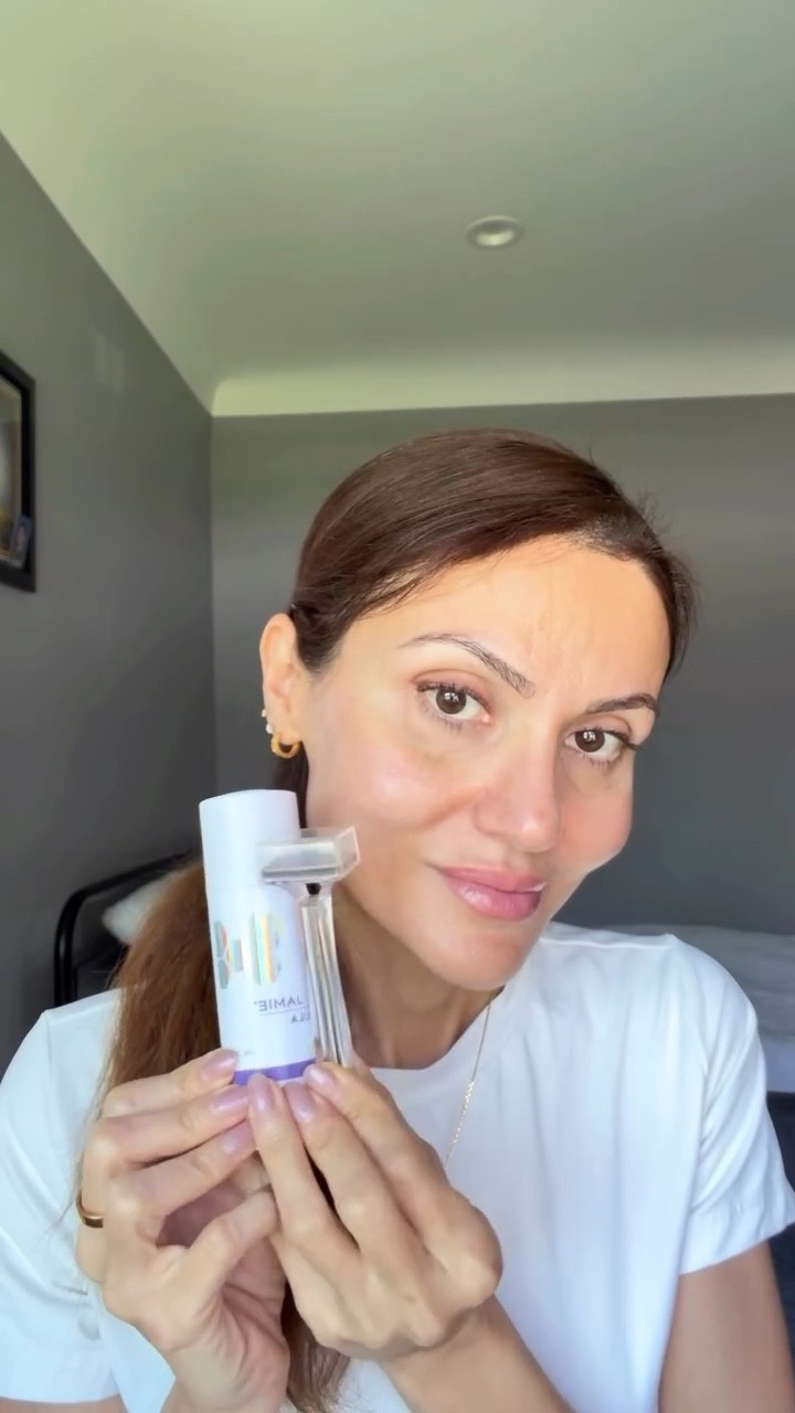 𝐈 𝐜𝐚𝐧𝐜𝐞𝐥𝐥𝐞𝐝 𝐦𝐲 $𝟒,𝟎𝟎𝟎 𝐦𝐢𝐜𝐫𝐨𝐧𝐞𝐞𝐝𝐥𝐢𝐧𝐠 𝐚𝐩𝐩𝐨𝐢𝐧𝐭𝐦𝐞𝐧𝐭 𝐟𝐨𝐫 𝐭𝐡𝐢𝐬…

Because this at-home duo actually delivers ✨

The Nurse Jamie Beauty Stamp gently smooths texture and boosts product absorption — all with zero downtime.
Followed by the FormuL.A. Face Cream to lock in hydration, support elasticity, and leave skin visibly smoother and more radiant 💜

Professional-level results, right at home.

@nursejamieskin

#NurseJamie #AtHomeFacial #TextureCare #SkincareRoutine #GlowingSkin #ElasticitySupport #HydratingSkincare #PRGifted #LTKBeauty #LTKCreator #UGCBeauty
