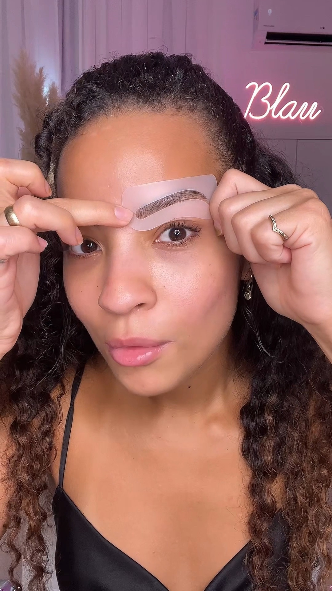 Estêncil de sobrancelhas  