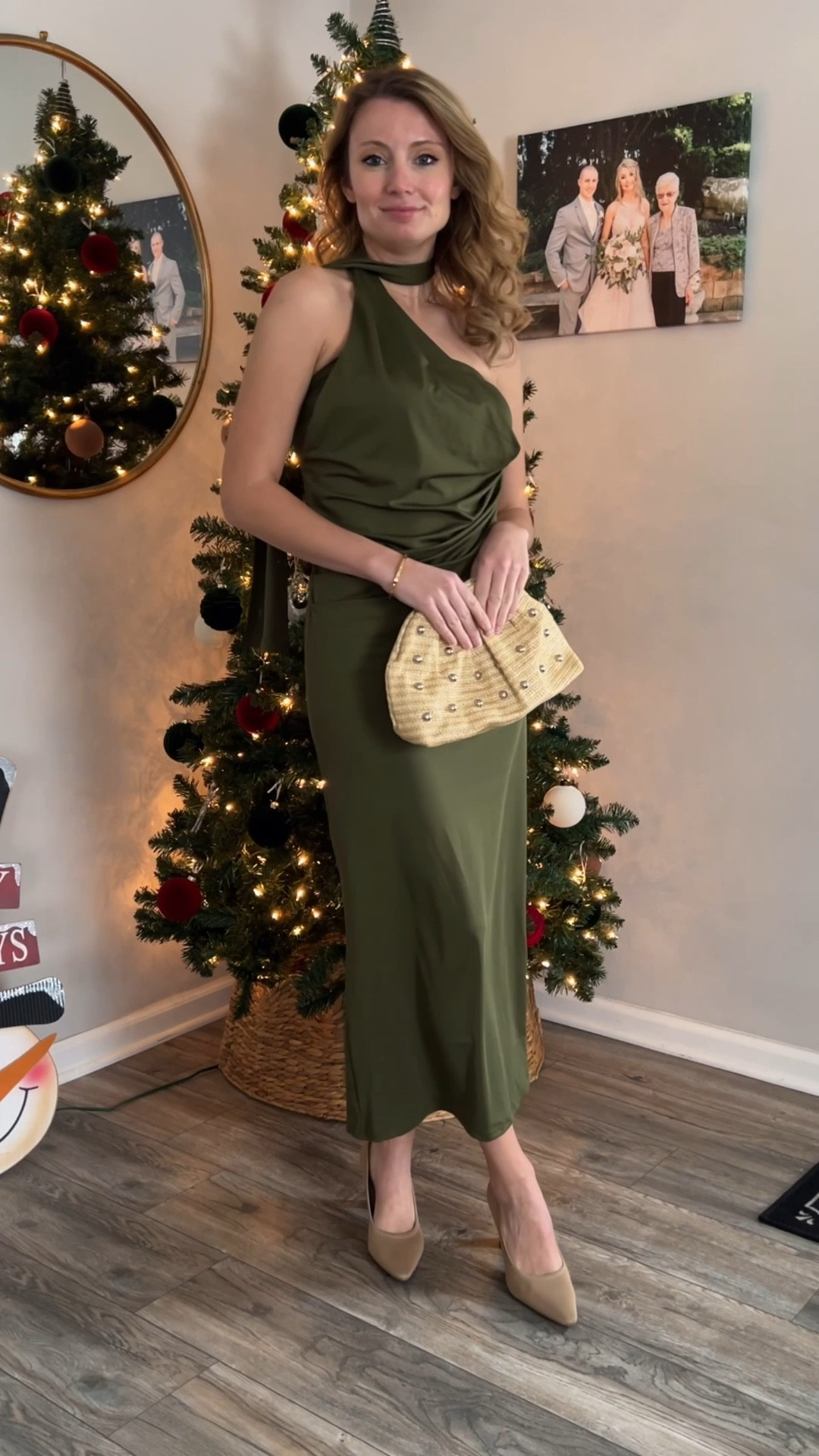 Such a good wedding guest dress! Stretchy and comes in multiple colors! 

#LTKWedding #LTKFindsUnder50 #LTKootd