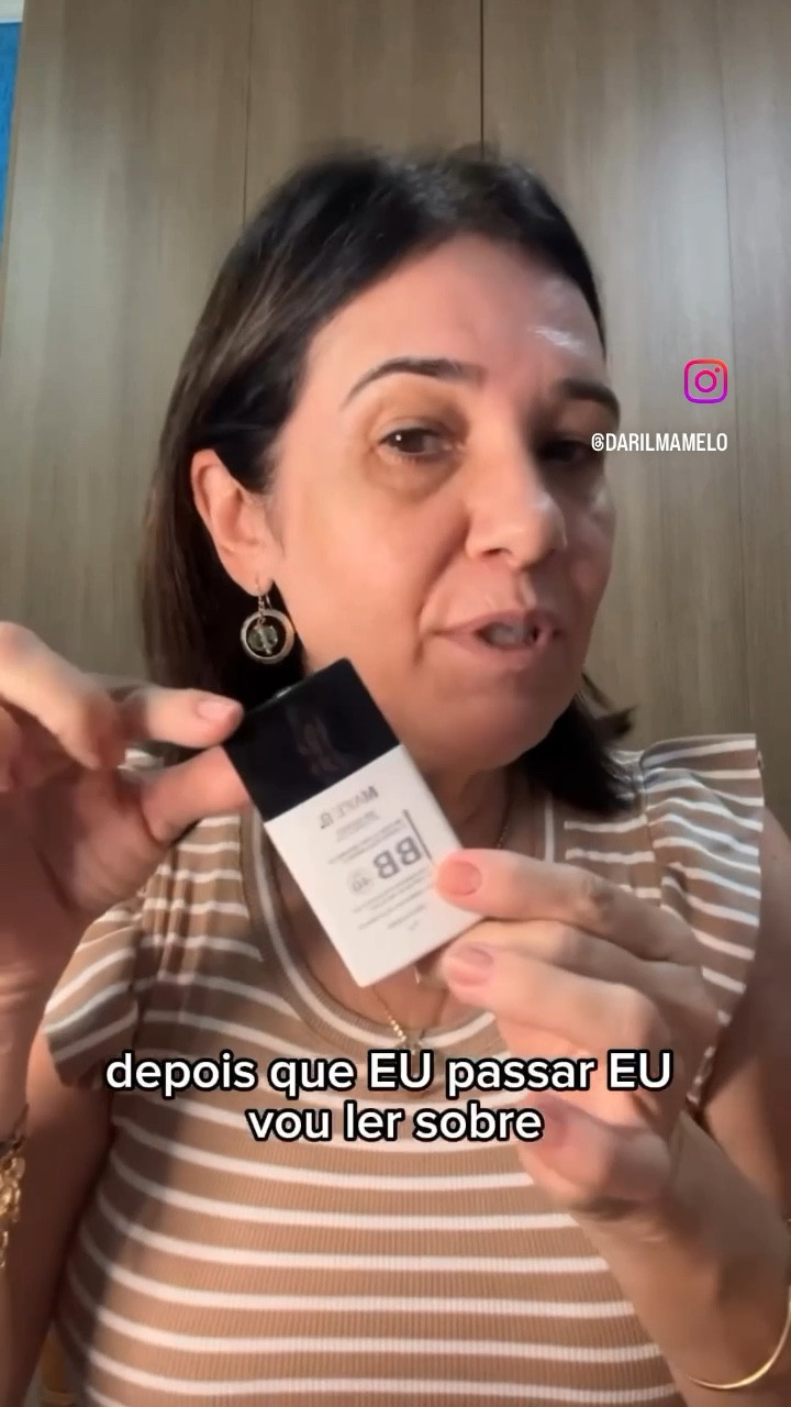 São 15 benefícios em 1 só produto multifuncional, essencial em toda nécessaire:
1. BB Sense: seus pigmentos inteligentes encapsulados em 4 tonalidades se adaptam às 24 cores da régua de Make B.: do tom 100 ao 330;
2. Para todos os tipo de pele, é ideal também para peles sensíveis;3. É um escudo protetor com FPS 40 e UVA++;
4. Ajuda na prevenção do envelhecimento precoce;
5. Reduz a aparência de poros e linhas de expressão*;
6. Mantém a pele hidratada por até 24 horas;
7. Controla a oleosidade o dia inteiro e mantém a pele sequinha;
8. Promove efeito calmante e sensação de conforto;
9. Reduz a vermelhidão;
10. Possui ação antioxidante;
11. Melhora a textura da pele;
12. Garante luminosidade natural;
13. Trata e uniformiza o tom da pele;
14. Cobertura leve e efeito mate;
15. Efeito blur com textura aveludada.
Combinando Alpha Bisabolol com Ácido Hialurônico, este BB Cream para homens e mulheres é oil free / silicone free. Além disso, é dermatologicamente testado e oftalmologicamente testado.
#squadeuamomake#bbsense
#pelemadura#darilmamelo#itabira#influsdabeleza
#influsdabelezagb #sejoganodigital

#LTKbrasil