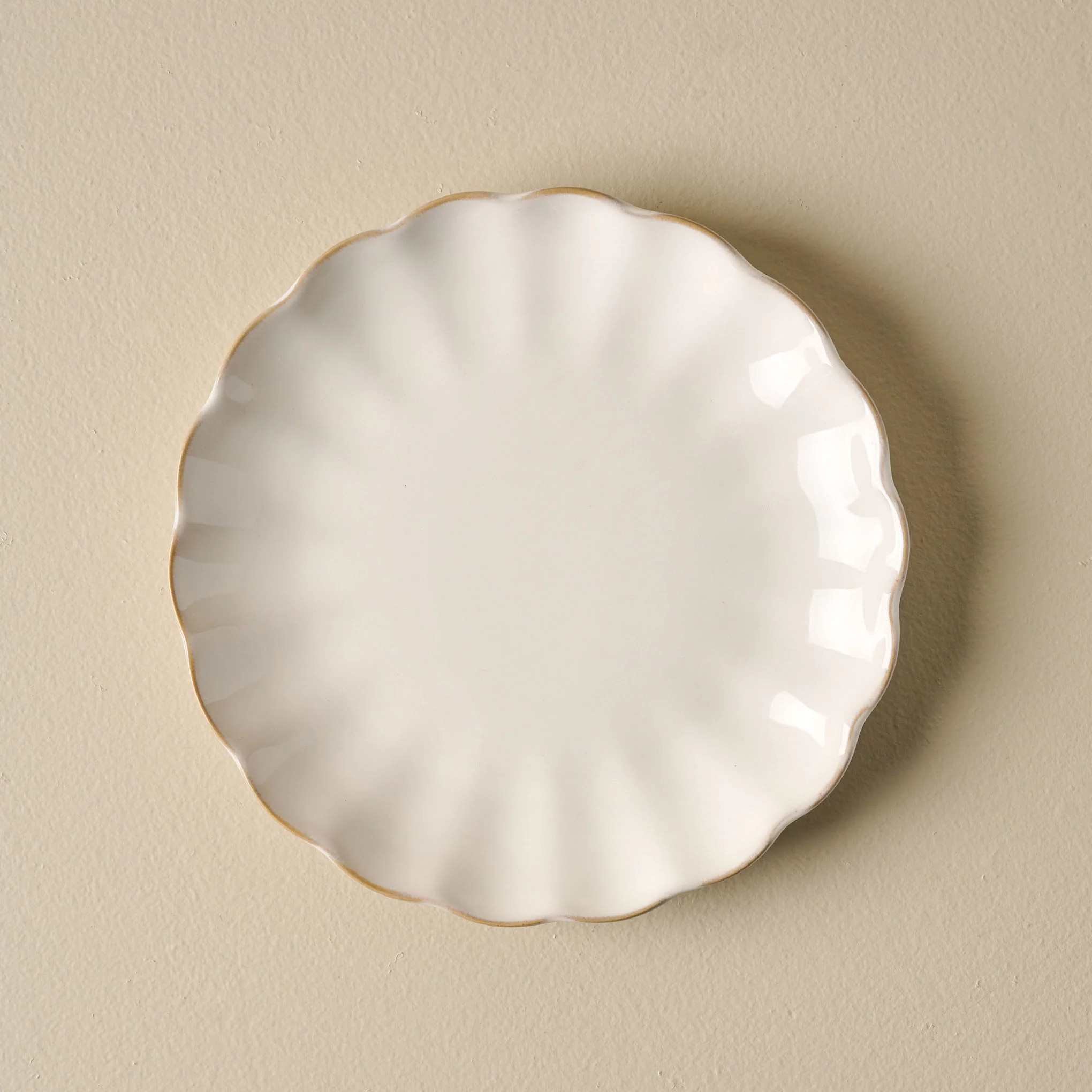 Cream Scalloped Plate | Magnolia