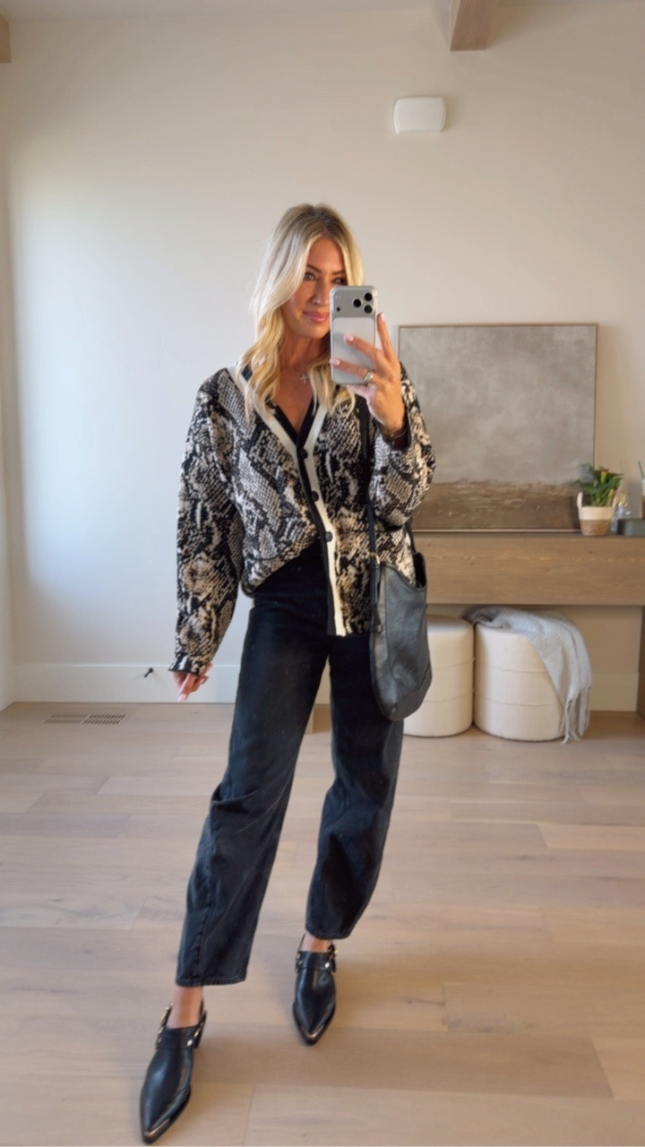 Target style 
Barrel jeans 
Gap 
Moda Luxe bag 
Fall fashion

#LTKootd #LTKSeasonal #LTKTall