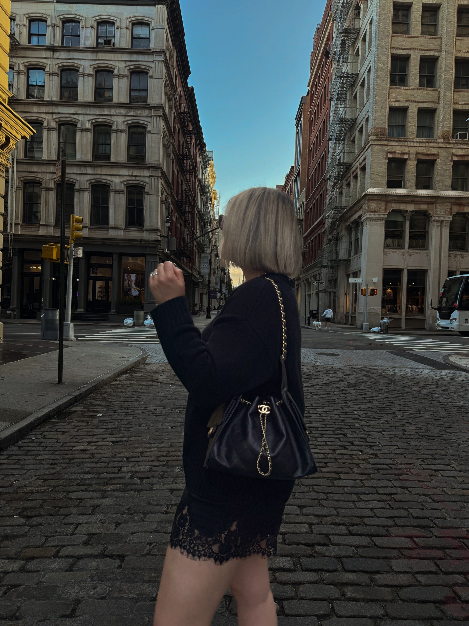 One last morning in NYC with my girlie @sarahtripp 

cc: @popupbagels @chachamatcha @reformation 

