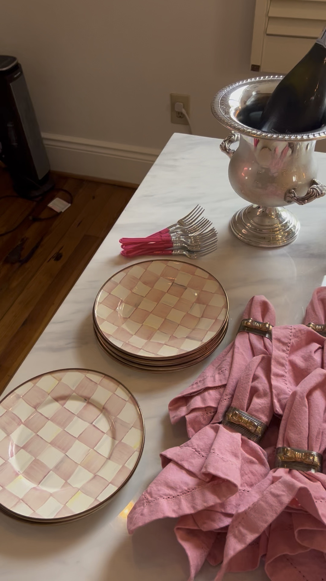 Mackenzie-Childs, Rosy Check collection, pink and white serveware, holiday party setup inspo, serveware

#LTKHoliday #LTKParties #LTKSeasonal