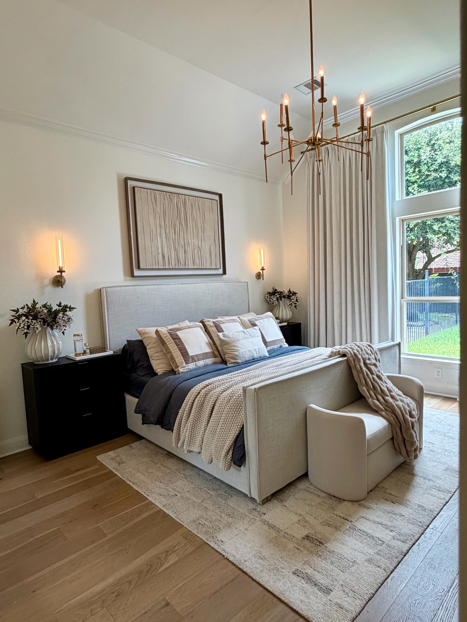 Summer Bedroom💙 Switched to our linen and bamboo bedding for the summer but still love layers and throws.

Bedroom
Bedding
Summer
Bedroom
Quince

#LTKHome