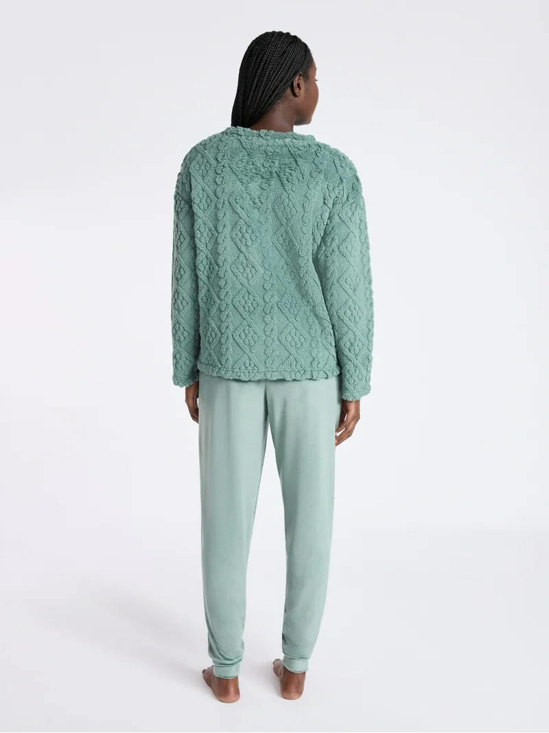 Joyspun Women's Plush Long Sleeve Top and Pants Pajama Set, 2-Piece, Size XS-3X | Walmart (US)