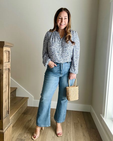 Casual Spring Outfit 

Fit tips: blouse tts, L// jeans tts, 12 R 

Casual outfit  casual  blue jeans  long sleeve blouse  style guide  spring  spring fashion  spring style 

#LTKstyletip #LTKSeasonal #LTKmidsize