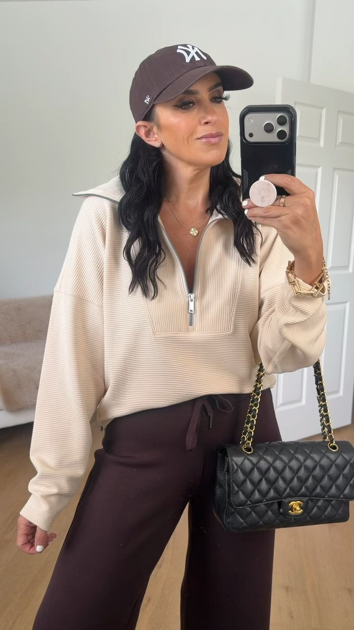 Spanx Air Essentials French rib half zip - im wearing a size small.
 
Spanx Air Essentials Wide leg Pant- Im wearing a size small. 