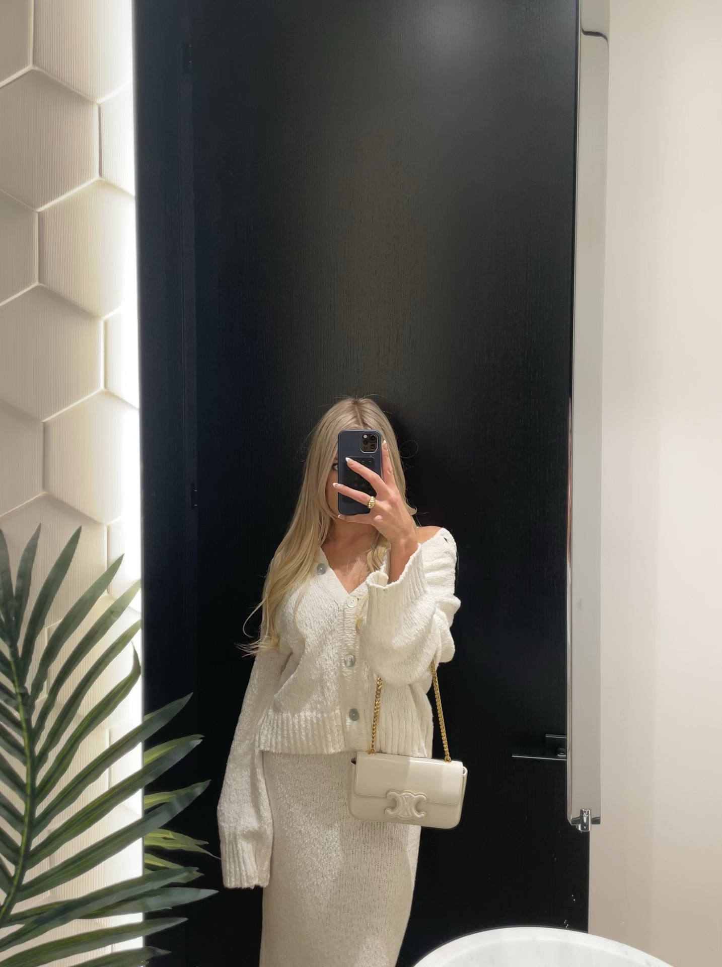 cozy chic #ootd #winterfashion #quietluxury #under100

#LTKStyleTip #LTKU #LTKSeasonal