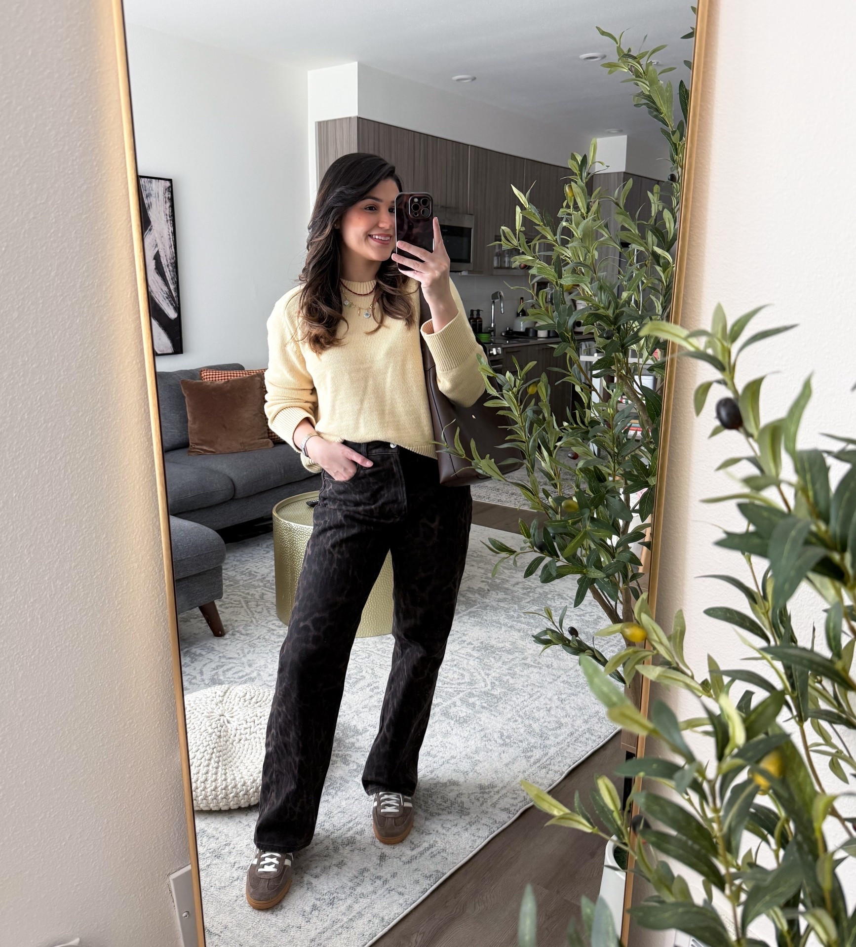 spring is finally here 🌸 

denim: 28R 
adidas gazelle: 8 (sized down)

spring outfit ideas | spring wear | casual style | minimal style 




#LTKSeasonal #LTKPetite #LTKootd