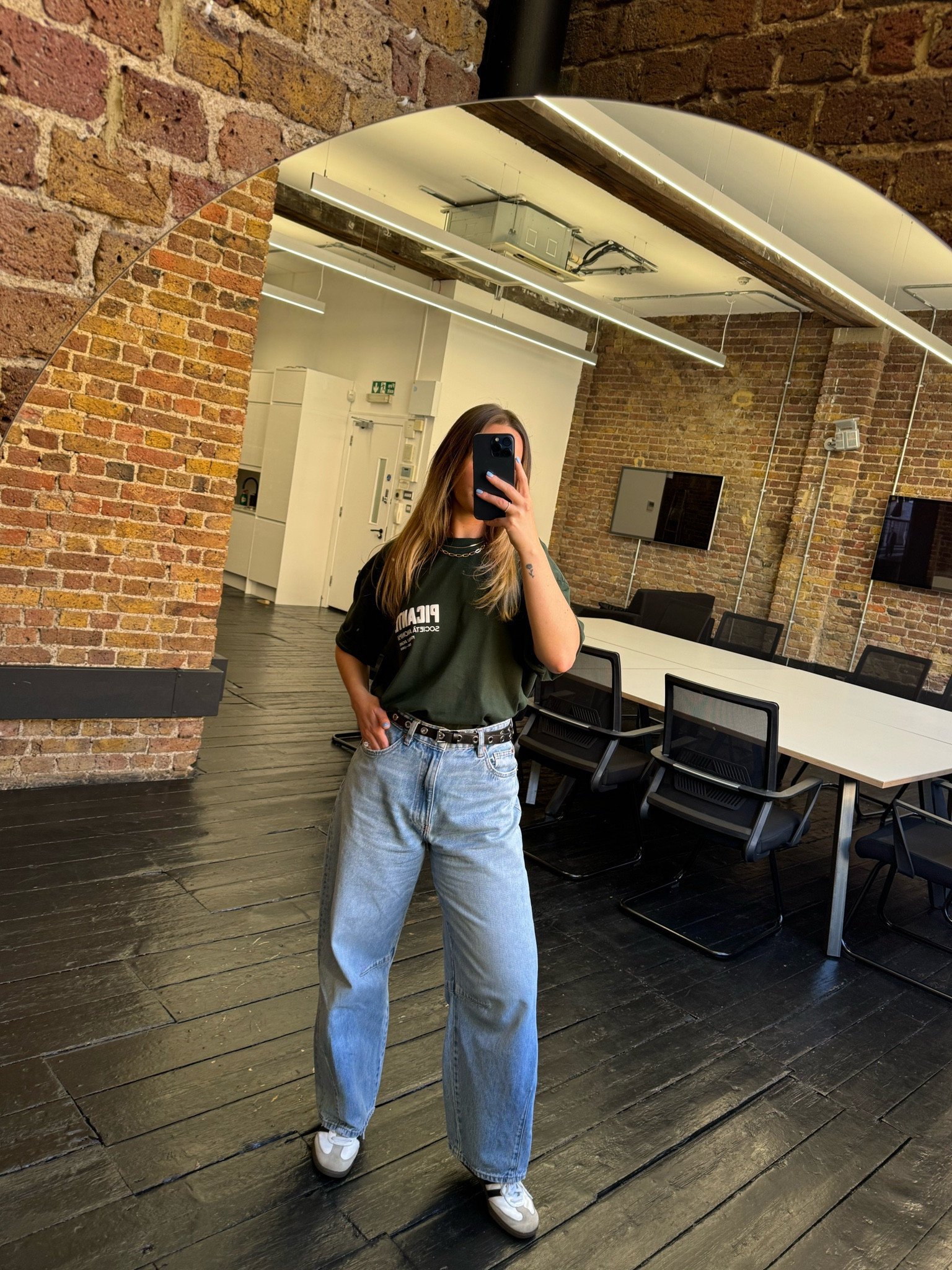LTK office outfit

Casual workwear / jeans outfit / oversized t shirt / graphic t shirt / baggy jeans / barrel jeans / eyelet belt / picante / free people / adidas sambas / autumn / winter / transitional fashion / London summer / rainy day outfit / green t shirt 

#LTKautumn #LTKuk #LTKeurope