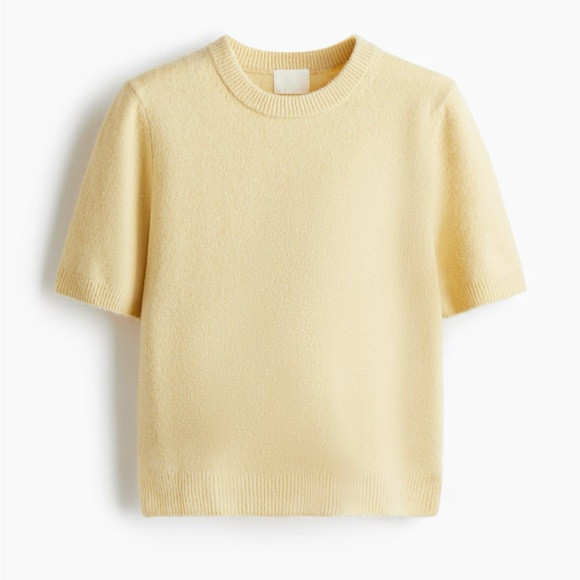 Butter yellow short sleeve fine knit sweater size S | Poshmark