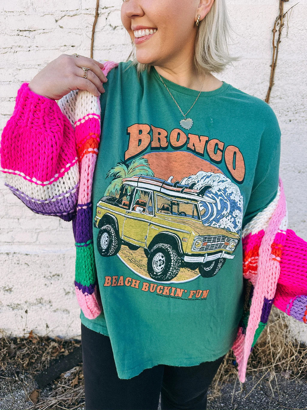bronco and beachin' graphic tee | Etta & East