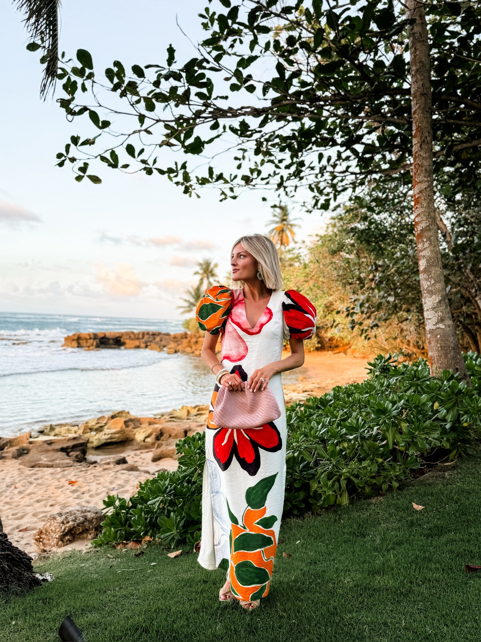 This dress is stunning! Love the colors! Wearing XS!

Loverly Grey, resort wear, maxi dress, Anthropologie, vacation dress 

#LTKStyleTip #LTKSeasonal