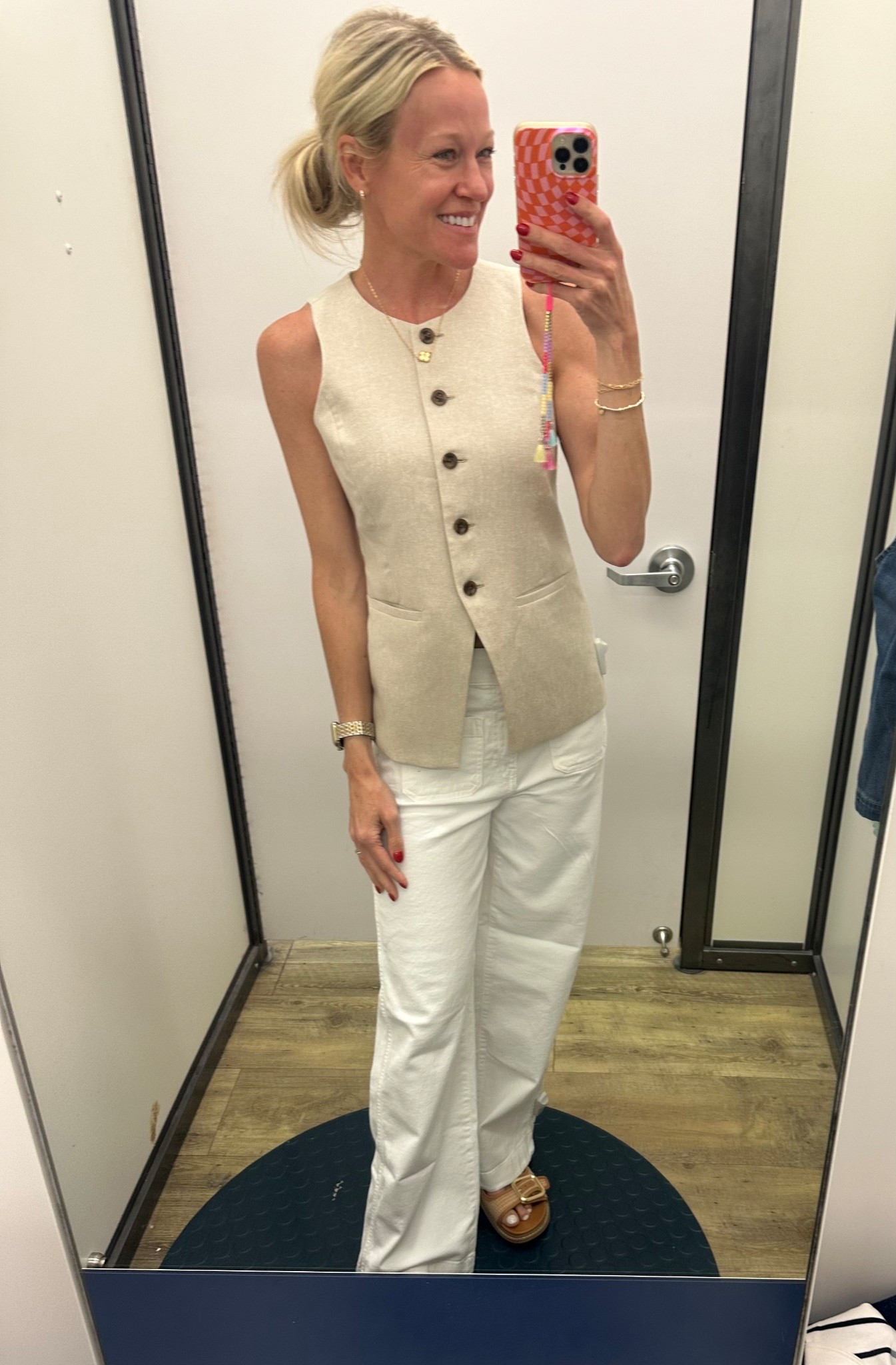 Loving this linen vest and wide leg denim! @oldnavy #oldnavy #summeroutfits 

Vest- xs
Jeans- size 0