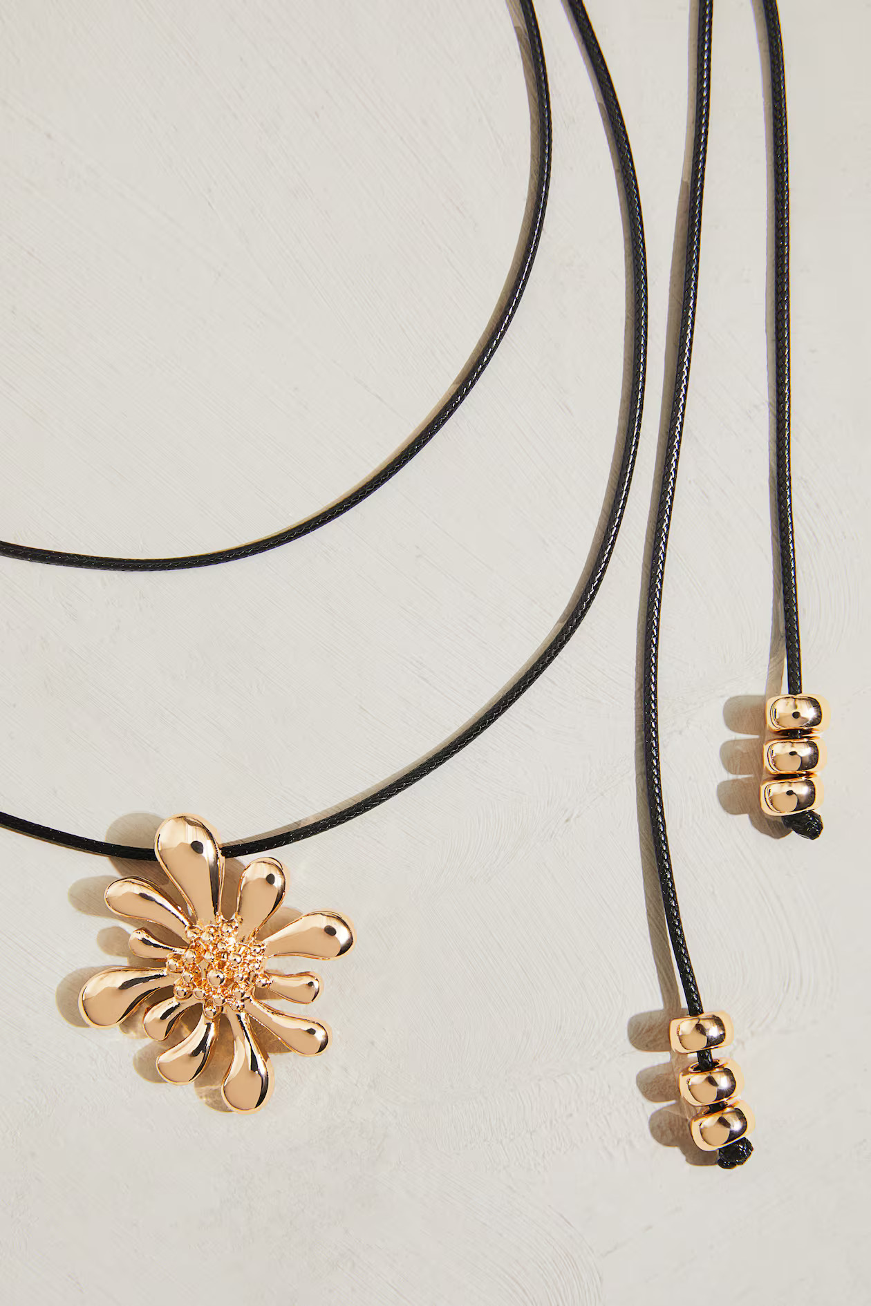 Kordelkette mit Anhänger | H&M (DE, AT, CH, NL, FI)