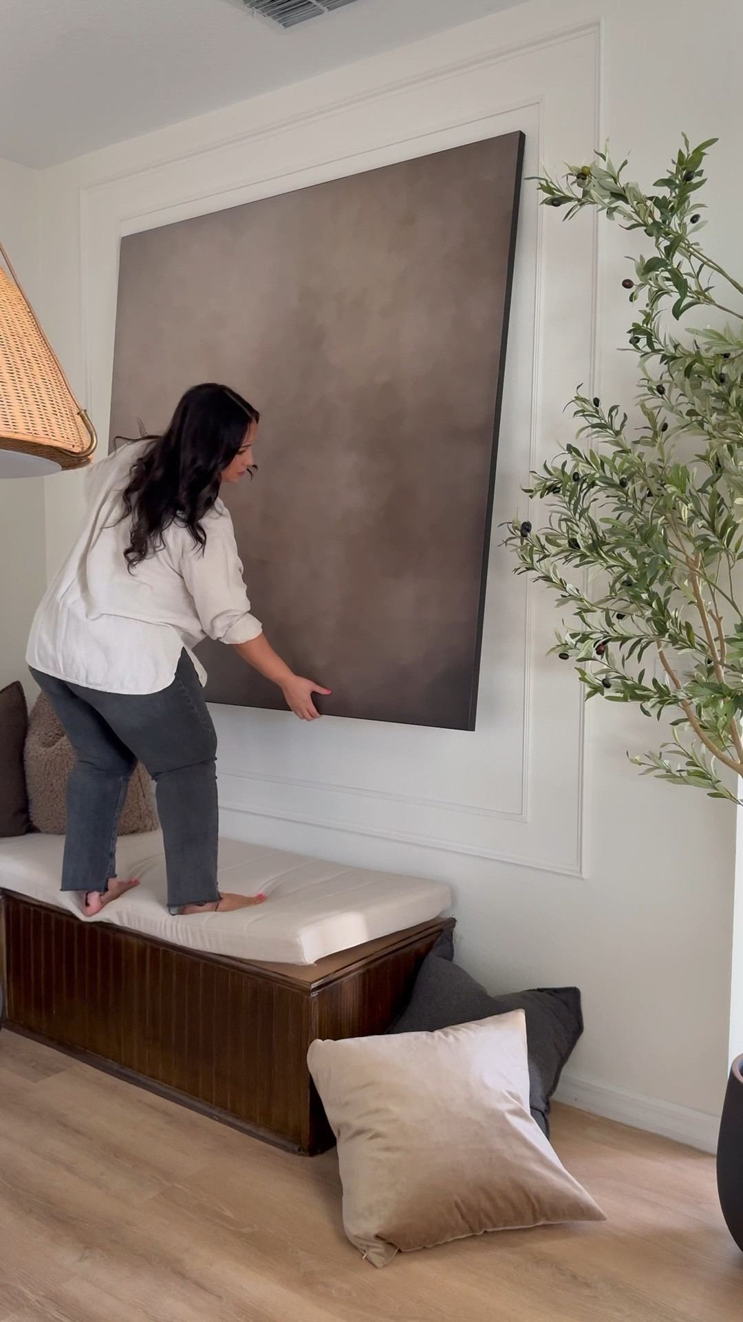 This oversized wall art is the perfect addition to our dining nook 🫶😍



Home
Home decor
Large wall art
Dining nook

#LTKHome