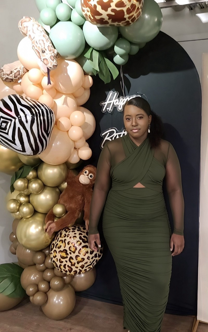 I wore this to a friends birthday dinner party yesterday and I received so many compliments. The fit is perfect, it’s very form fitting hits just above the ankle and wasn’t tight at all, it’s literally the perfect special occasion dress to have in your closet.

Special occasion dress, birthday dinner outfit, midi dress women, date night dress, wedding guest dress, bodycon midi dress,valentines day dress,Anthropologie, Anthropologie dresses 



#LTKootd #LTKU #LTKMidsize