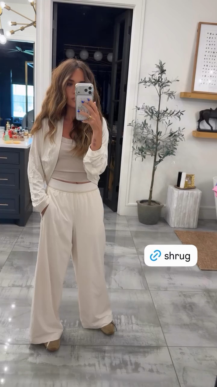Love this shrug and pants from @lululemon  - small in both. Tank is old!