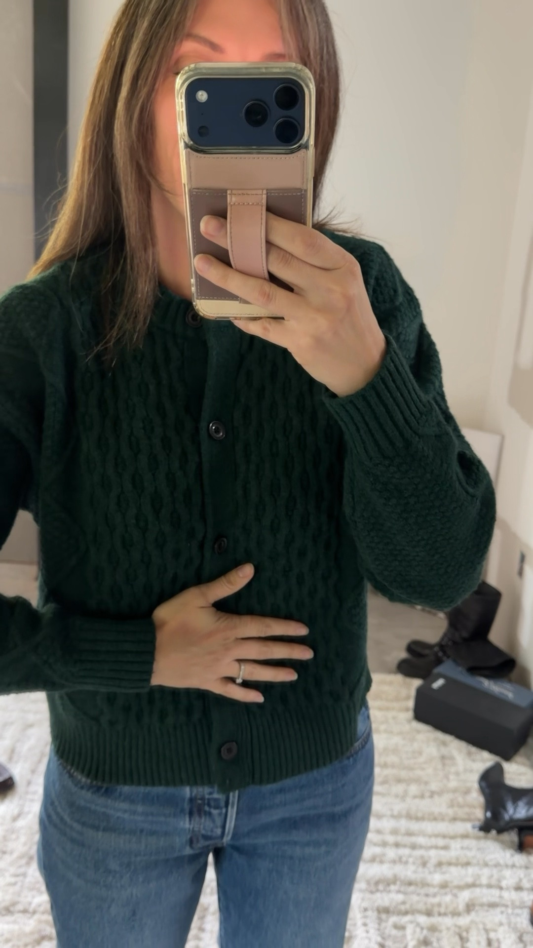 Don’t forgot to check out @levi tops!! This sweater color is so pretty