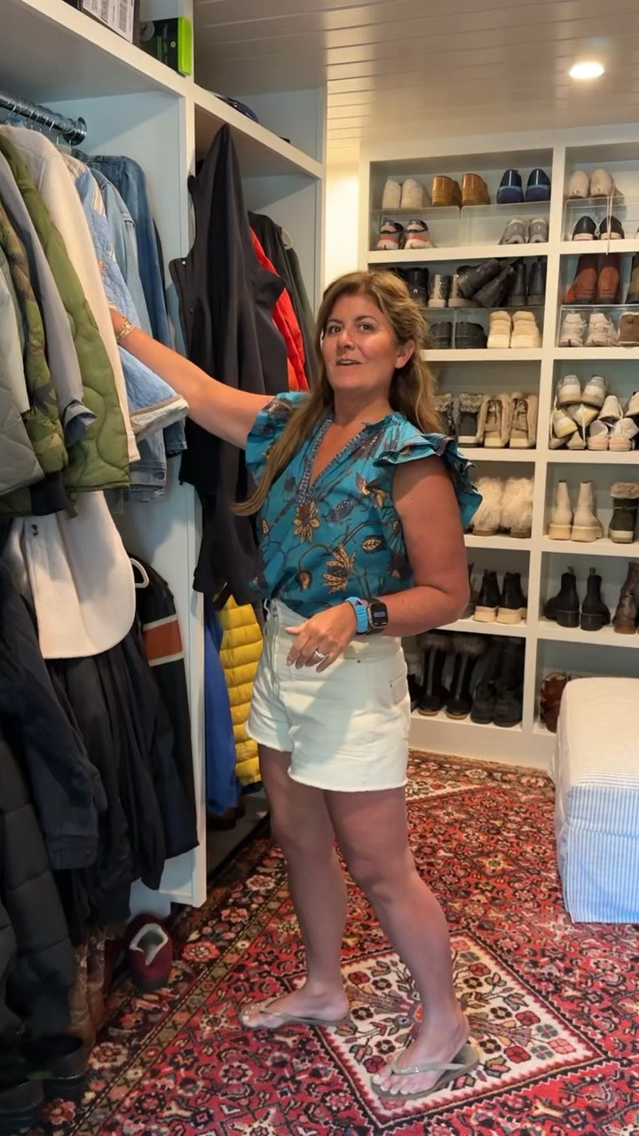 I’ve had a lot of questions about where I got my quilted jacket from, so I’ve decided to update you on where I got it and show a couple of my other favorite jackets as well!! The blue quilted jacket is from lady Lancaster and I have linked a few other similar ones🧚🏻‍♀️

#LTKFind #LTKxNSale #LTKstyletip