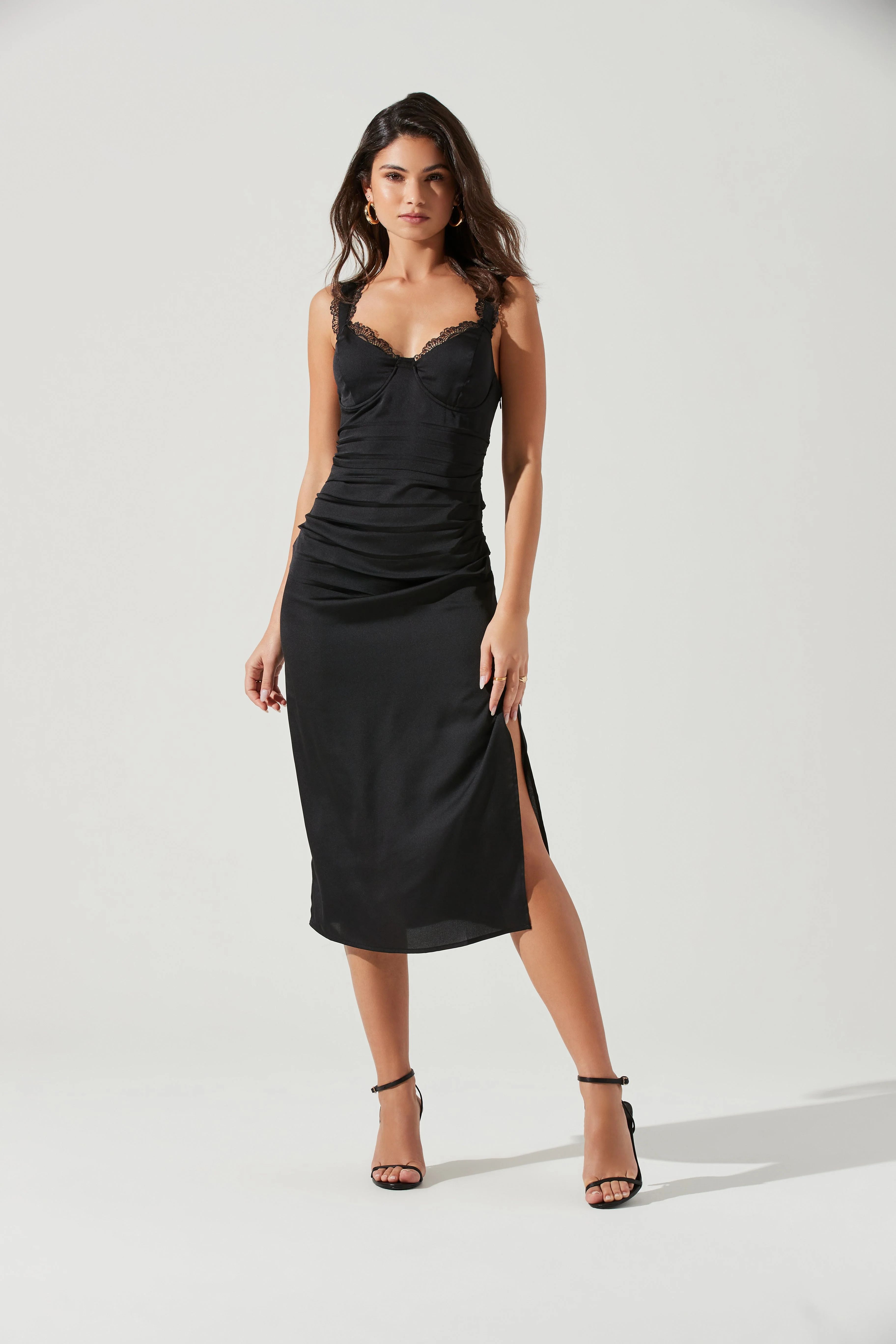 Alva Ruched Lace Trim Midi Dress | ASTR The Label (US)