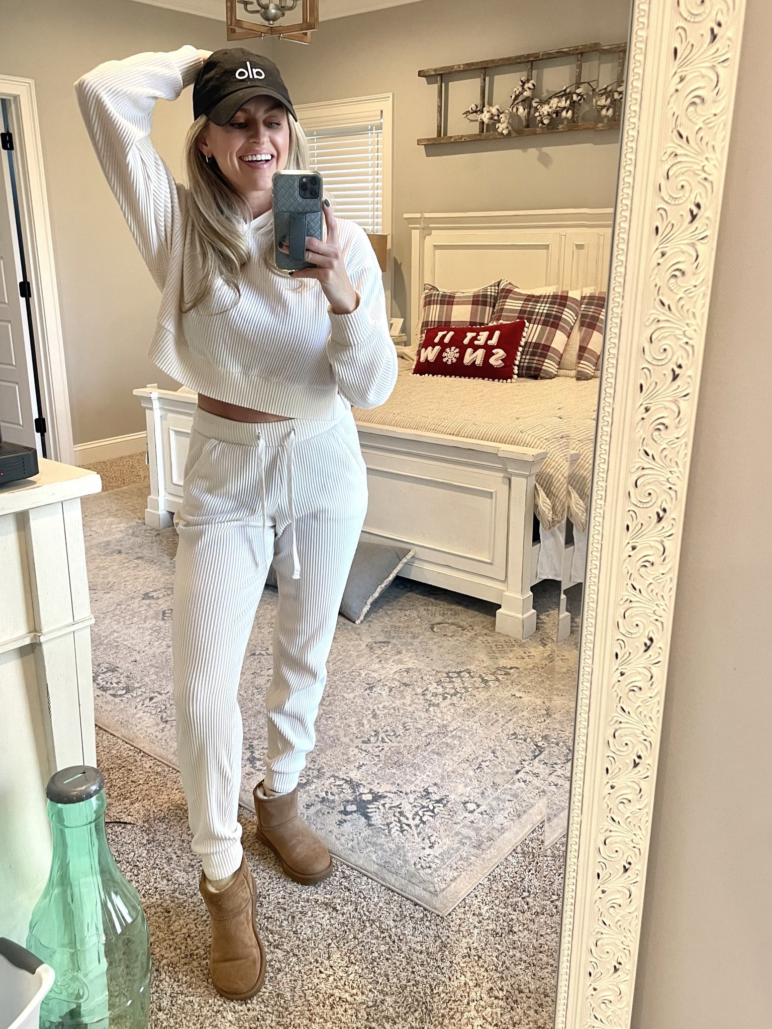 Comfy, cozy lady day set that perfect for stay-at-home mom or anyone who wants to look cute! 
#alo #aloyoga #sweatpants #white #offwhite #sweatset

#LTKSeasonal #LTKfitness #LTKGiftGuide