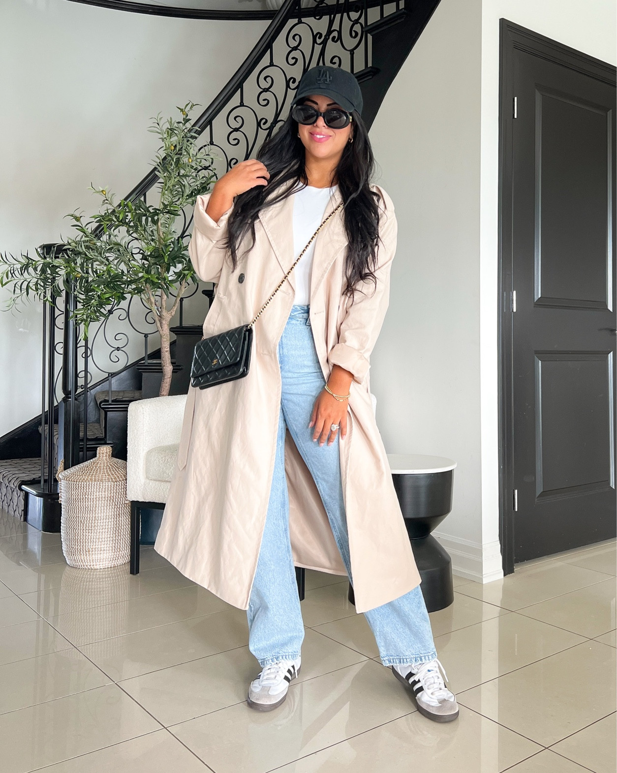 Trench S/M
Denim 29
T-Shirt medium
Shoes size down 1 