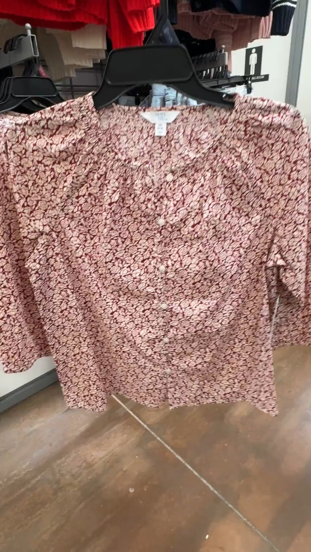 Walmart time and tru floral top 

#LTKWorkwear #LTKootd