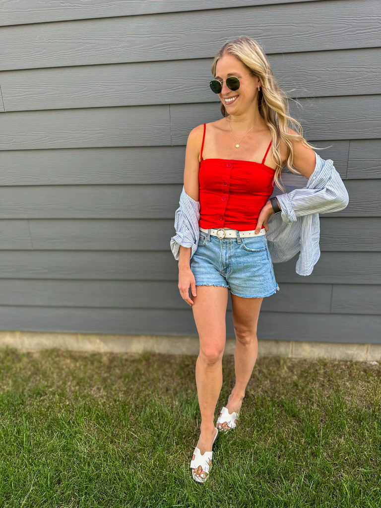 Top xs TTS. Shorts 25 TTS. Sandals 6.5 TTS

Summer outfit. Casual summer outfit. Casul summer style. Denim shorts. Jean shorts. Abercrombie shorts.  

 