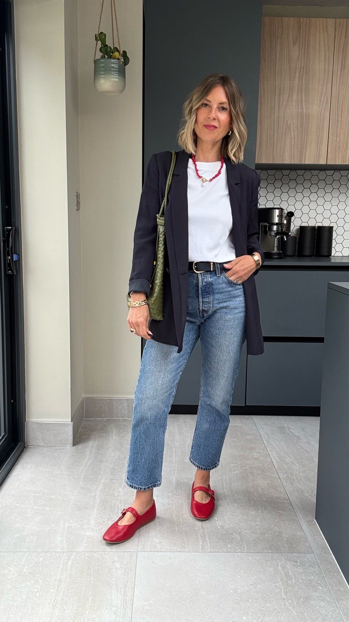 Simple & chic everyday outfit

#LTKuk #LTKsummer #LTKjeans
