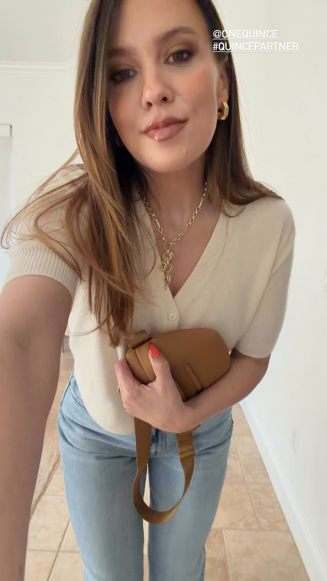 Denim from Quince is always a win. Their jeans are so flattering and comfortable, and I love how easy they are to style! @Quince   #quincepartner