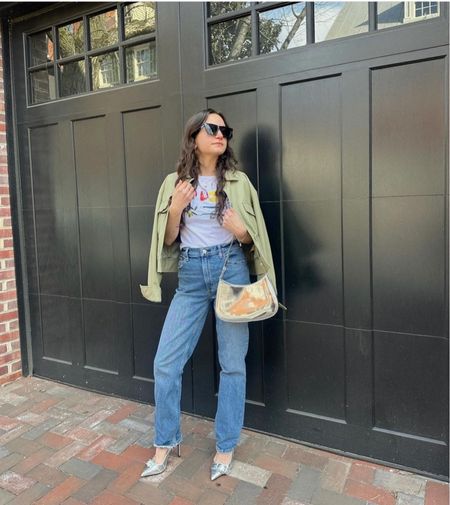 All the silver deets
#babyyyliwears
Shoes: @justfabonline #justfabpartner #justfabstyle
Jacket: @shop70six
Top: @amazonfashion
Jeans: @abercrombie
Bag: @urbanoutfitters
Earrings: @analuisany