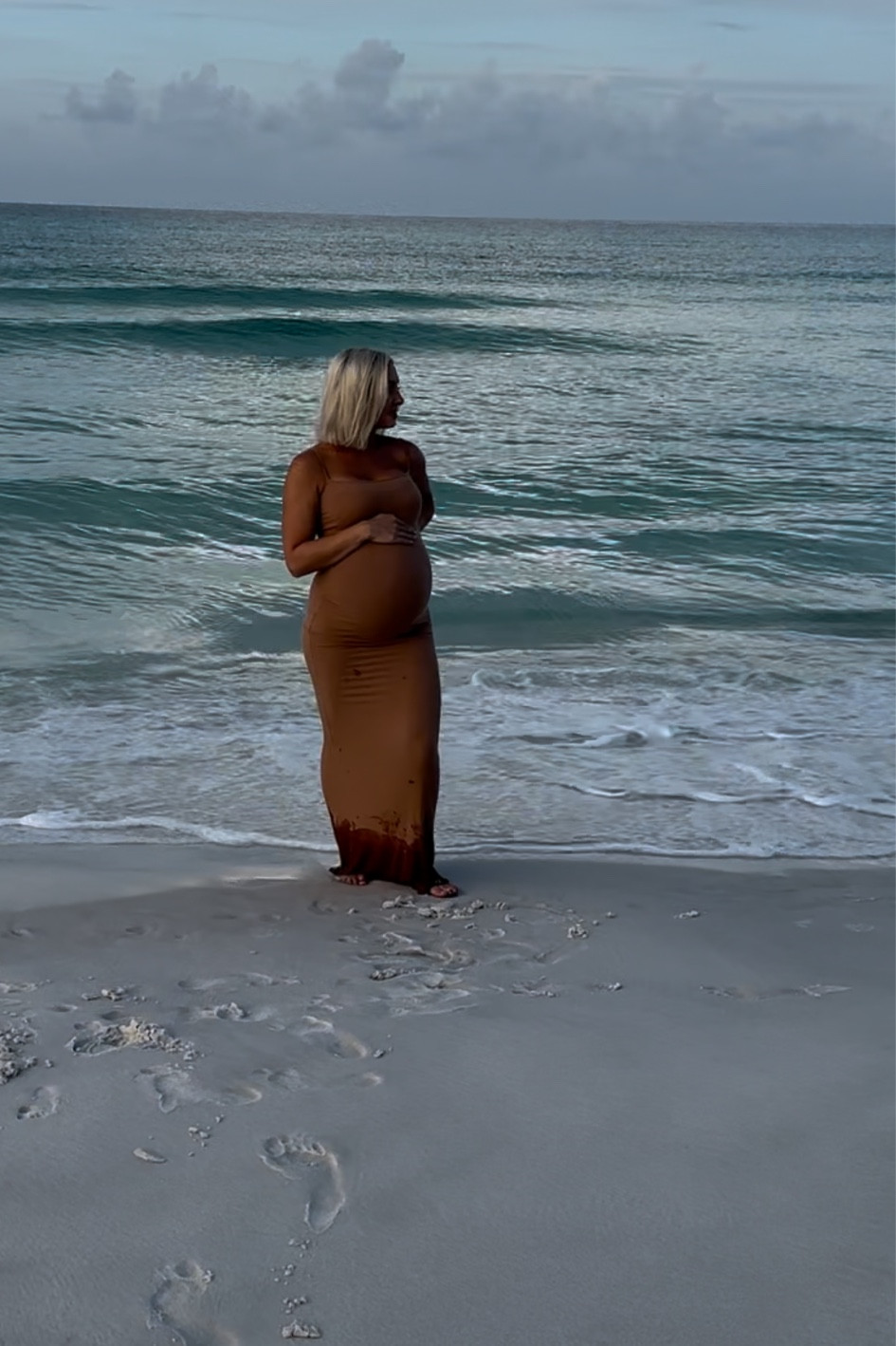 The BEST bump dress! Size small — #bumpfriendly #maternityshoot 

#LTKbump #LTKunder100 #LTKtravel